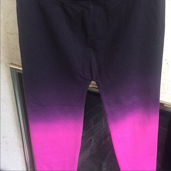 Zaney Threads Ombré Seamless Capri Leggings - Picture 3 of 5